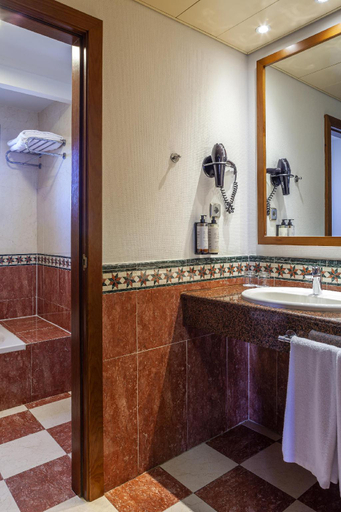 Bathroom 4, Playacanela Hotel, Huelva
