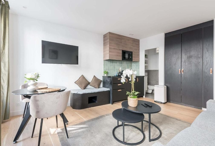 Living area 2, République - Charmant studio - Haystia, Paris
