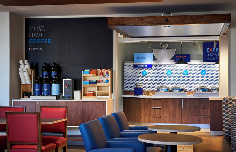 Food & Drinks 5, Holiday Inn Express & Suites KINGFISHER by IHG, Kingfisher