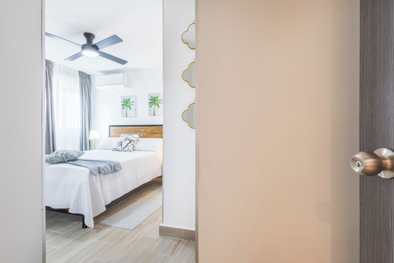 Room 5, Relaxing 2BR Punta Cana Stay /Pool & Gym, Salvaleon de Higuey