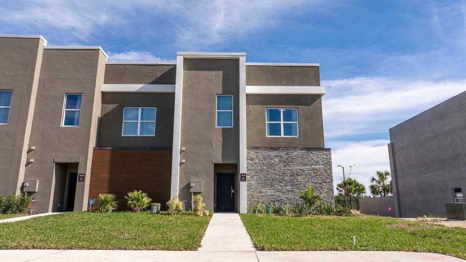 Exterior 3, Modern 4BR Home Near Disney Private Pool, Osceola