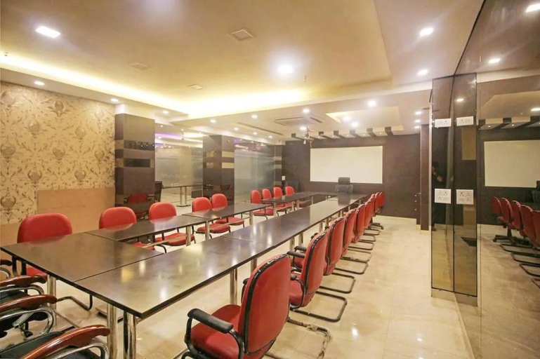 Food & Drinks 5, Hotel Arihant Inn, Delhi