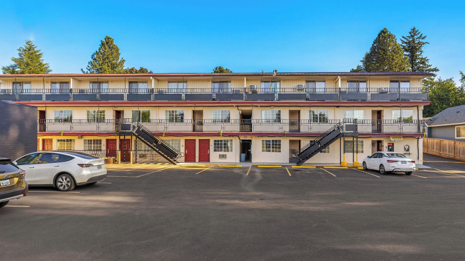 Exterior & Views 1, Stonebridge Inn & Suites Gresham, OR - Portland, Multnomah