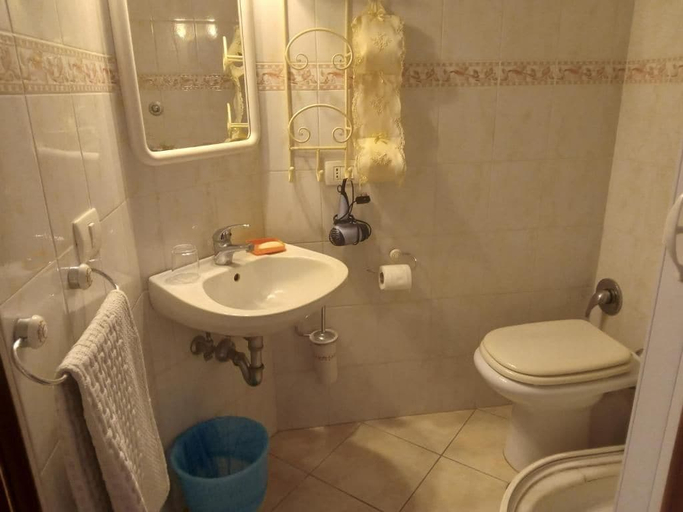 Bathroom, Bed and Breakfast Loggetta, Viterbo