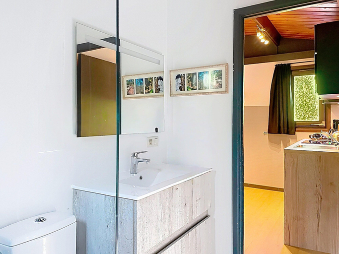 Bathroom 5, Chalet in Belgium Surrounded by Nature, Namur