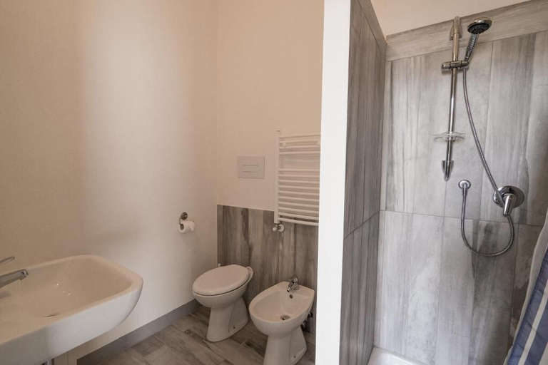 Bathroom 5, Il Miracolo B&B, Napoli