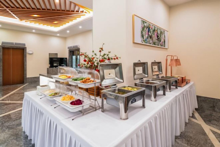 Food & Drinks 4, Xiniaogu Holiday Hotel, Dehong Dai and Jingpo