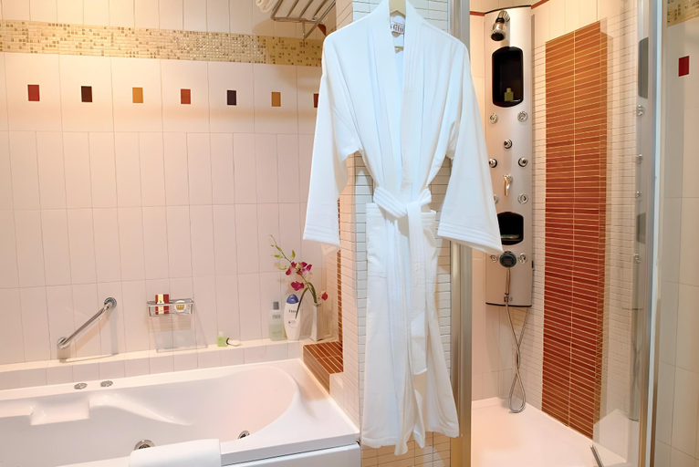 Bathroom, City Center Hotel, Manama