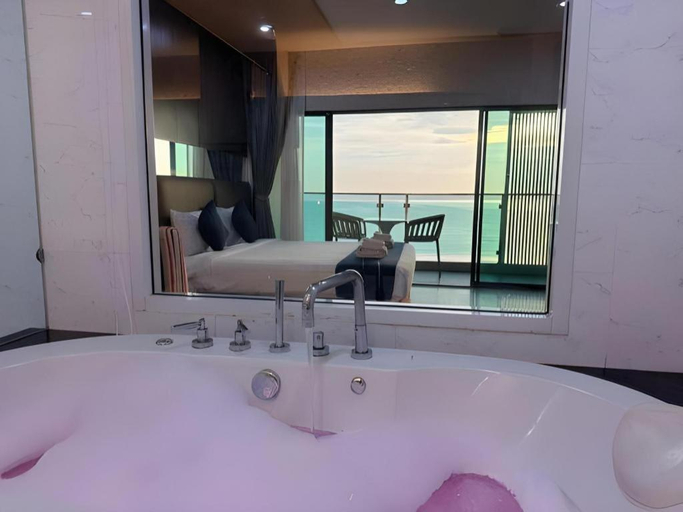 Bathroom, Golden Dragon Beach Resort Pattaya (Bang Lamung), Bang Lamung