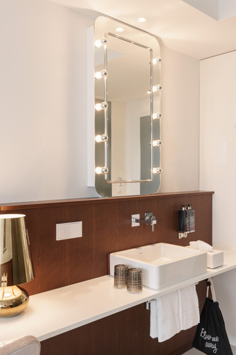 Bathroom 4, Ruby LUCY HOTEL LONDON by IHG, London