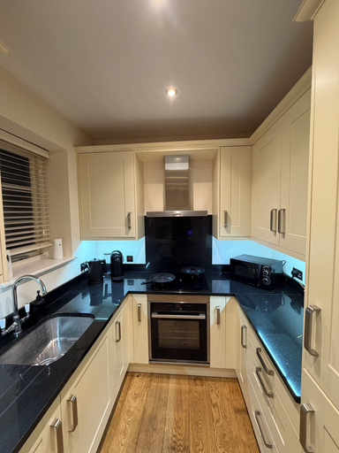 Private kitchen 4, Modern Cottage Sleeps 4 With Patio, Cambridgeshire