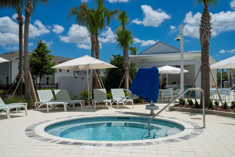Room 2, Brand New Modern 5BR With Pool Game Room 16212, Lake