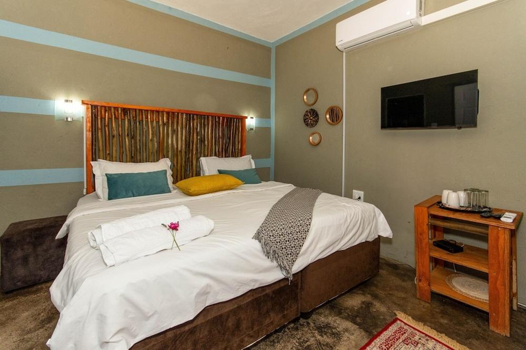 Bedroom 3, Woodpeckers Guest House, Ehlanzeni