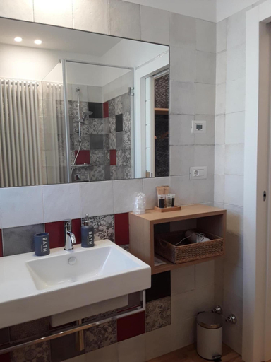Bathroom, h-sa Guest House, Matera
