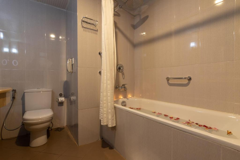 Bathroom 5, Araliya Green Hills - Where Historic Charm Mingles with Natural Beauty, Nuwara Eliya