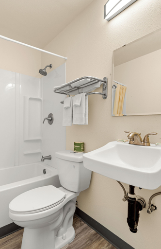 Bathroom 5, Stonebridge Inn & Suites Gresham, OR - Portland, Multnomah