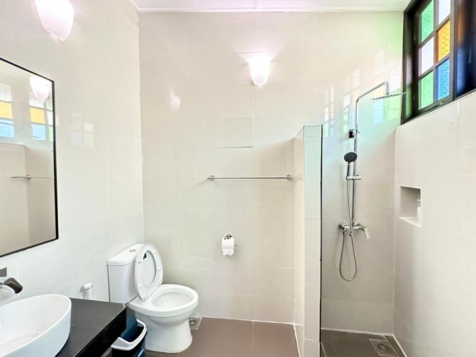 Bathroom 3, Madras Inn 58-1, Penang Island