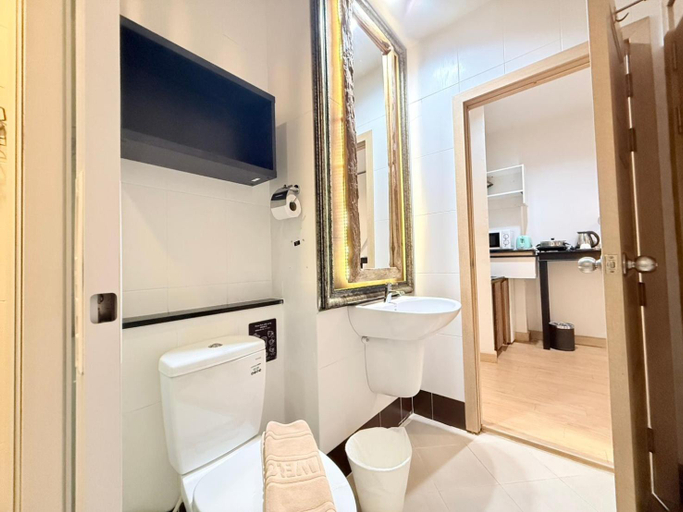 Bathroom 3, Zotel, Muang Chiang Mai