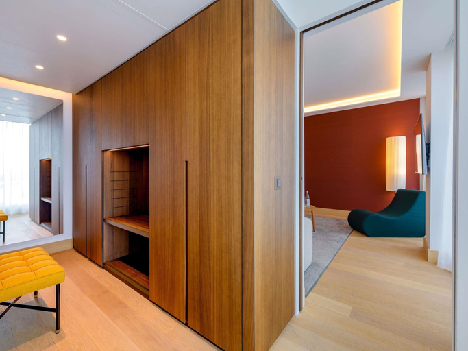 Bedroom 2, Mövenpick Hotel Basel, Basel