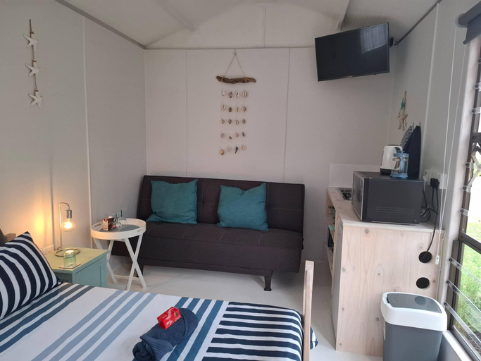 5, Petite Cottage Plett, Eden