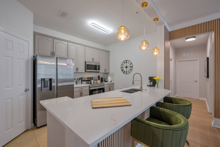Private kitchen 3, Vc9-410 - 3BR Condo Near all Attractions, Orange
