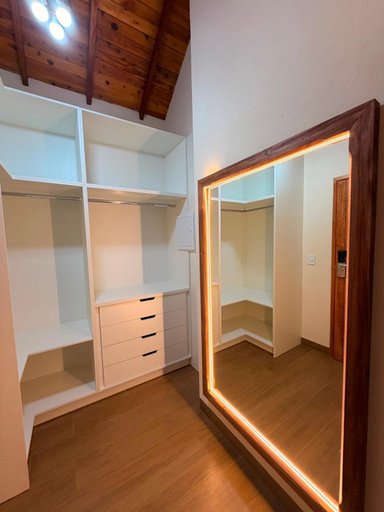 Bedroom 3, Chales Elliotti, Camanducaia