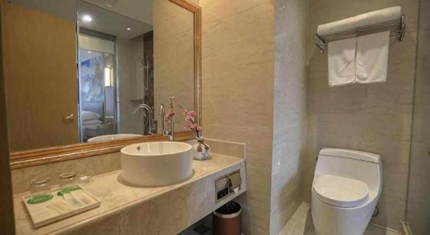 Bathroom 3, Vienna Hotel Shandong Linyi Mengyin, Linyi