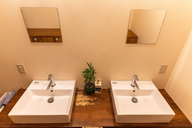 Bathroom 3, HOSTEL CHILLAX, Osaka