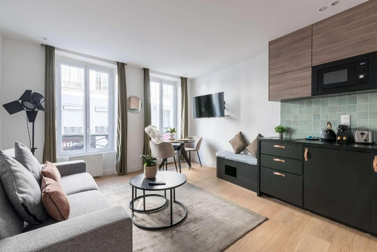 Living area 4, République - Charmant studio - Haystia, Paris