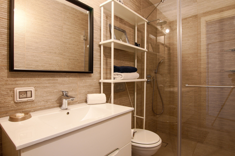 Bathroom, Trendy with Balcony on Sheinkin by FeelHome