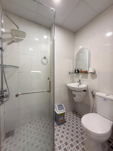 Bathroom 5, Quynh Khang Apartments & Hotels, District 4
