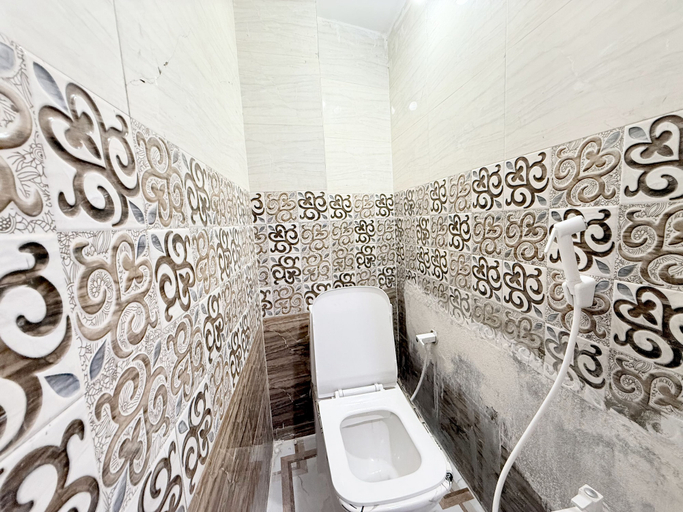 Bathroom 2, Hotel Vaishnavi Mahakal, Ujjain