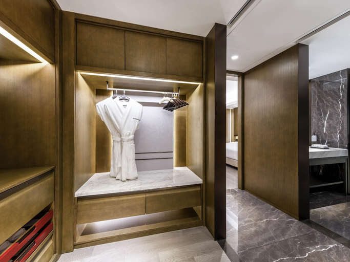 Bedroom 3, Swissotel Shenyang, Shenyang