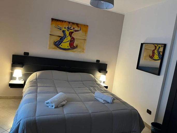 Bedroom 3, B&B Piazza Kolbe, Bari