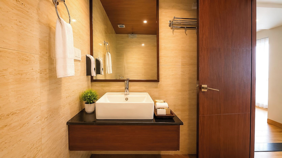 Bathroom 3, Sumitel Vista 800m from Mall Road, Darjiling