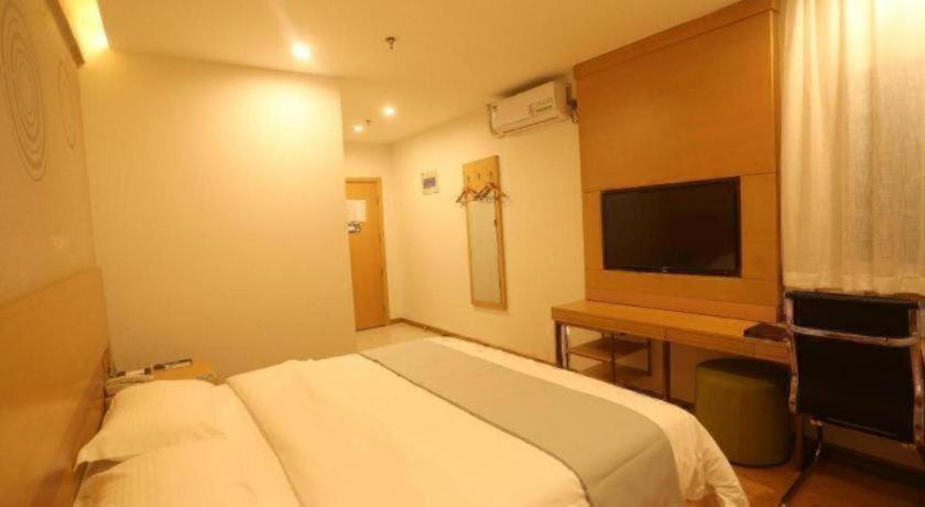 Bedroom 3, GreenTree Inn Hefei Huaxia International Chabocheng Branch, Hefei