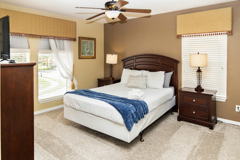 Room 3, Watersong Resot Retreat Pool Spa Game Room, Polk