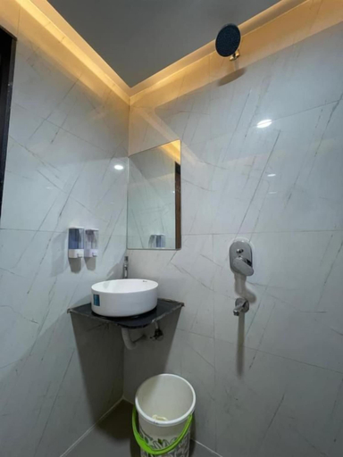 Bathroom 5, LOTO The Seemank Aurobindo Hospital, Indore