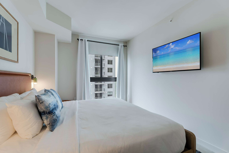 Interior 3, Urban Oasis Luxury Suite- Sky High Amenities, Miami-Dade