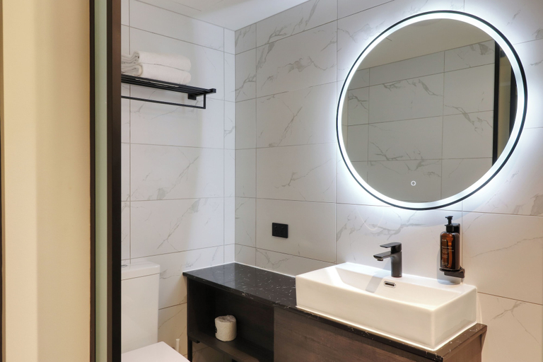 Bathroom 4, The Viv Hotel Wellington, Wellington