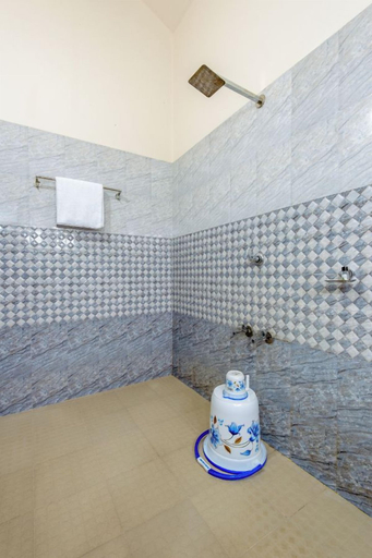Bathroom 4, Cosvalia Pool Resort, Wayanad