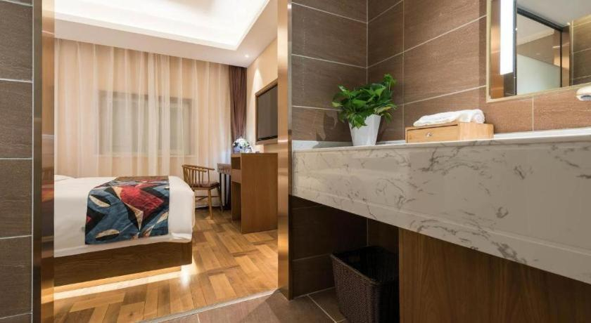 Bathroom 3, James Joyce Coffetel Beijing West Railway Station Lianhua Bridge, Beijing