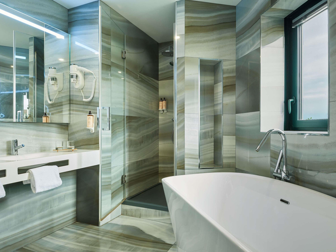 Bathroom 5, Mercure Paris Nanterre, Hauts-de-Seine