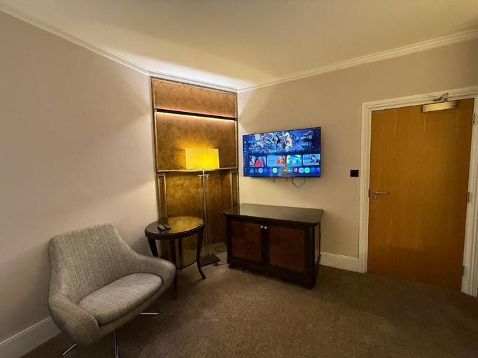 Others 5, The Elder Grove Hotel Epsom, Surrey