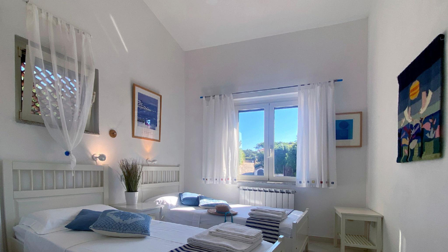 Bedroom 2, Villa la Bonaccia in La Maddalena, Olbia-Tempio