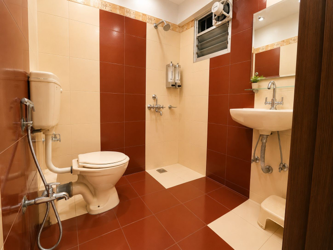 Bathroom, Metro Guest House, Kolkata