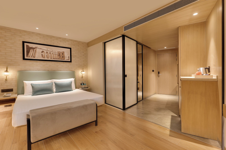 Room 4, Lemon Tree Premier, Jabalpur, Jabalpur