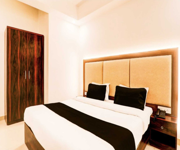 Room 4, Deluxe Munsi Puliya, Lucknow
