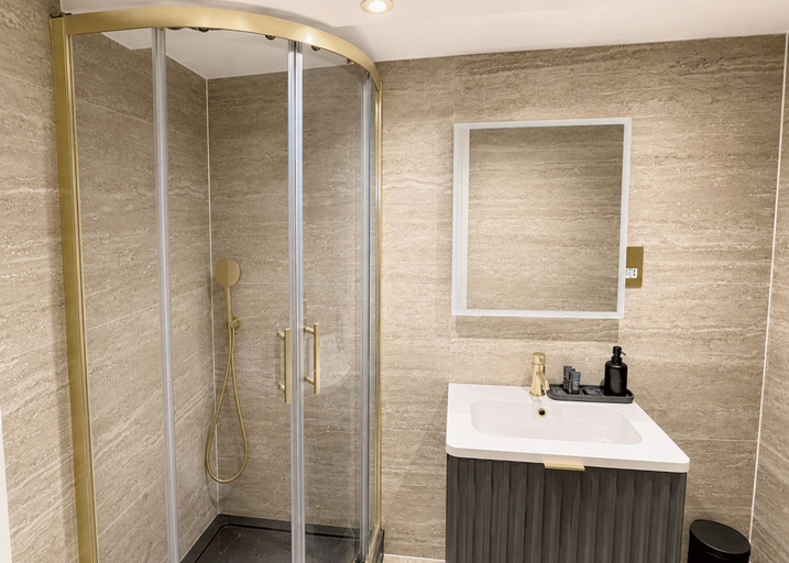 Bathroom 2, Nestoya House, London