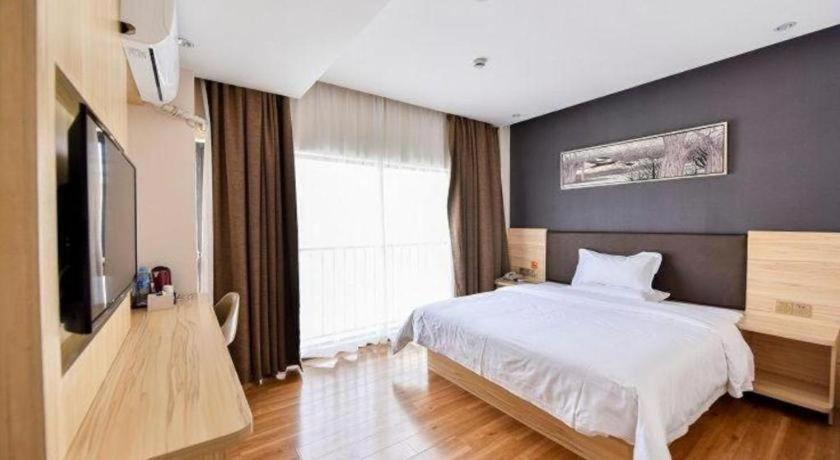 Bedroom 3, 7 Days Premium Shanghai Wild Animal Park Huinan, Shanghai